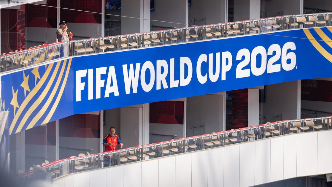 Peti kustom Louis Vuitton untuk trofi Piala Dunia 2026