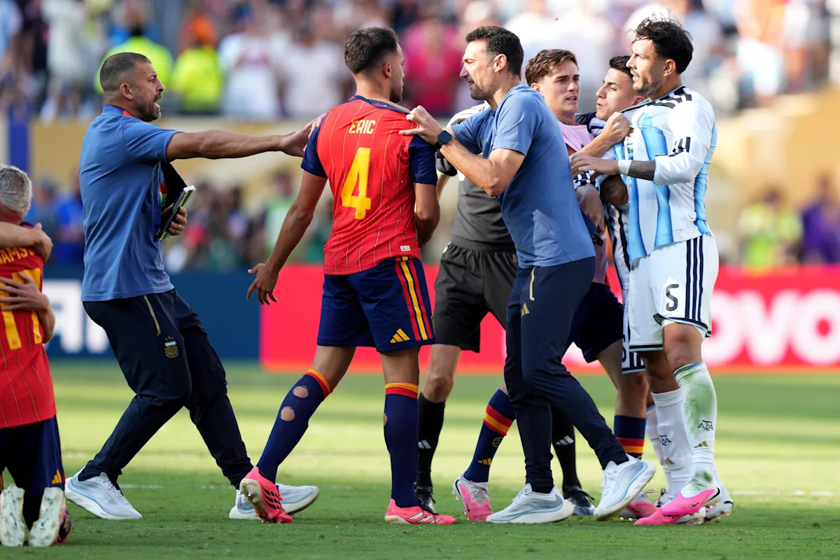 Pemain Argentina terlibat adu mulut dengan pemain Spanyol setelah final Piala Dunia 2026