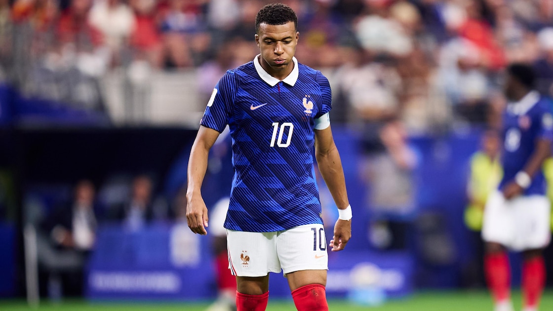 Kylian Mbappe terlihat kecewa setelah Prancis tersingkir dari Piala Dunia