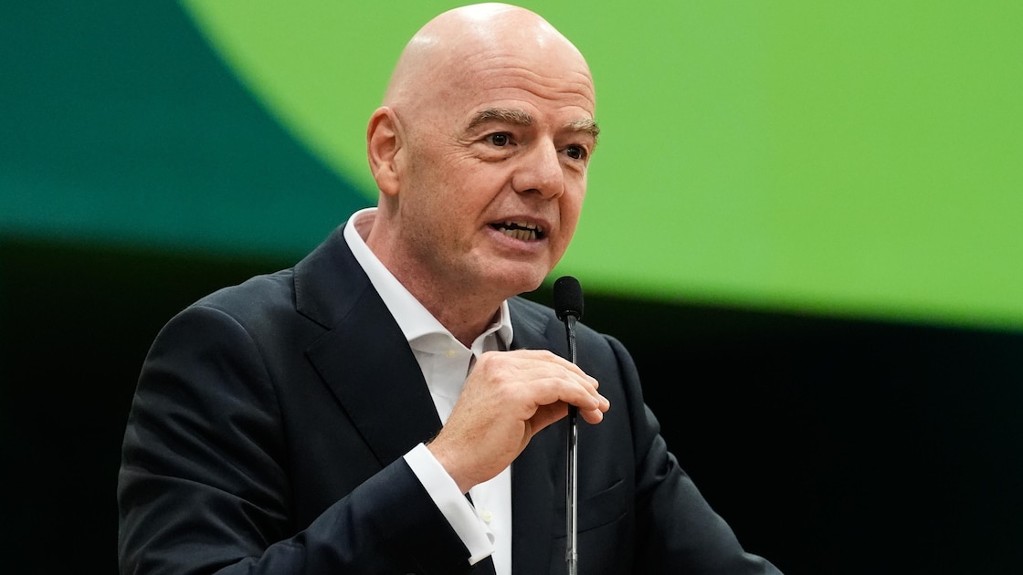 Presiden FIFA Gianni Infantino memberikan komentar saat upacara pembukaan International Broadcast Center, Juni 2026, di Dallas.