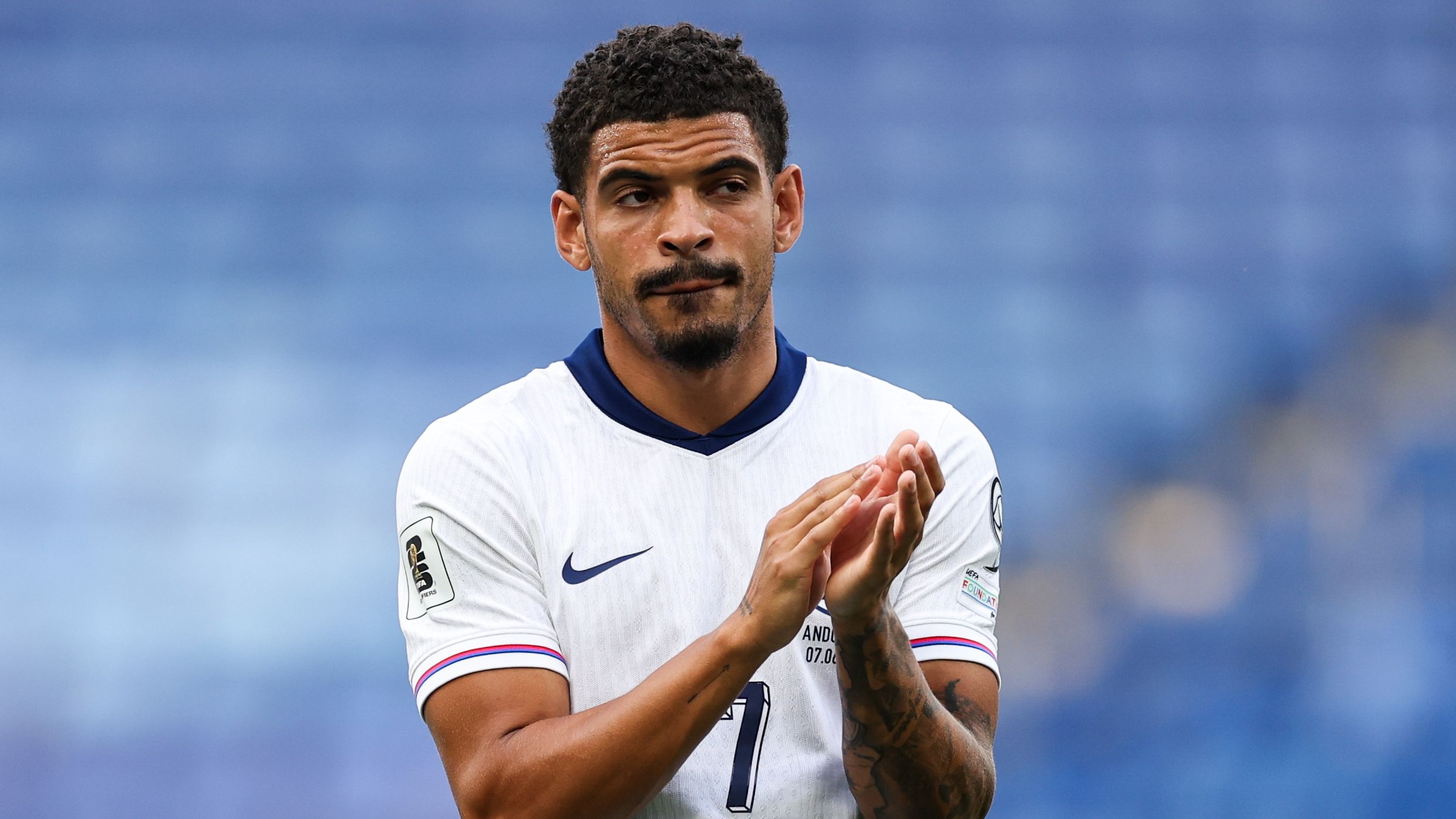 Morgan Gibbs-White merayakan gol untuk Nottingham Forest