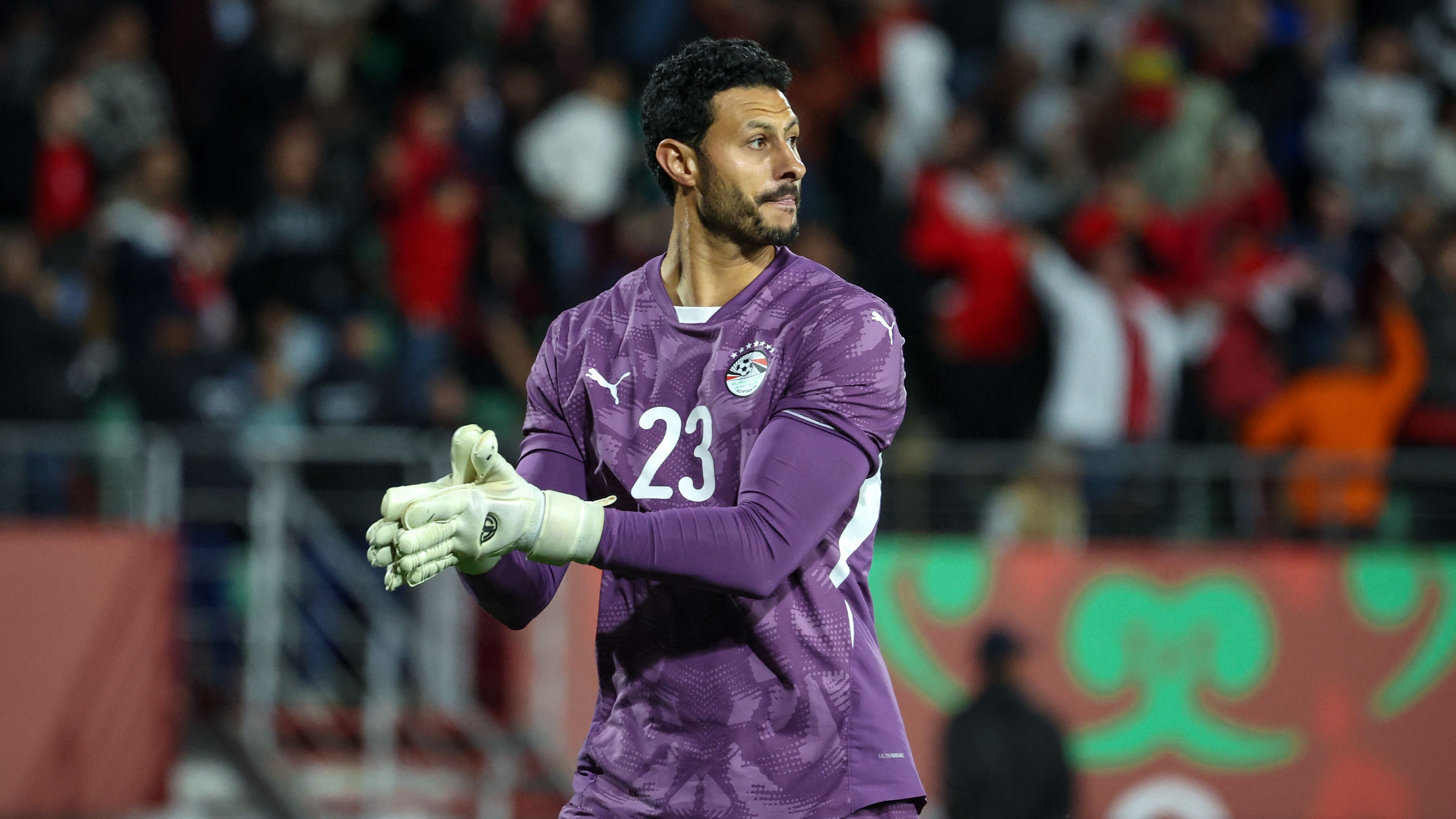 Presiden Asosiasi Sepak Bola Mesir Hany Abo Rida berbicara dalam konferensi pers